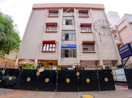 FabHotel Home Tree Service Apartment T Nagar - Nr Pondy Bazaar & Dindigul Thalapakatti Restaurant，位于钦奈的酒店