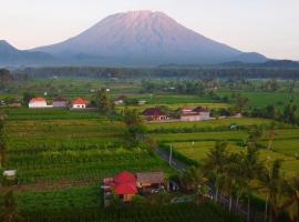 邦佳亚林奇乡村民宿，位于卡朗阿森的酒店