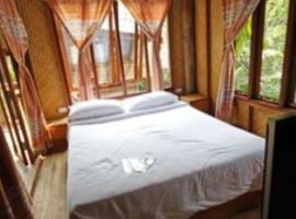 Bantonmai Rimnam Resort & Restaurant，位于Ban Tha Phra的酒店