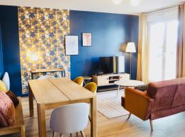 Charming apartment - private parking, balcony，位于凯恩的酒店