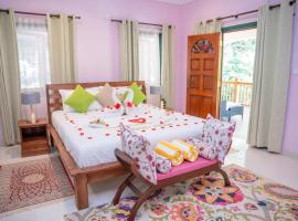 Pension Michel Villa Roche Bois，位于拉迪格岛的旅馆