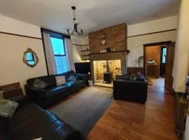 Relax at the Cosy Snug Glossop