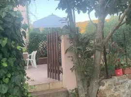 Cozy house with garden in Rio nell'Elba