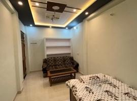 Mahadev Mahakumbh Homestay Inn，位于Jhūsi的酒店