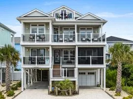 Spacious 5 Bedroom Home with Private heated Pool in Ocean Isle Beach