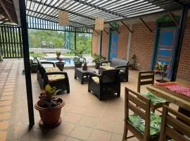 Finca cerca Armenia y el parque del cafe
