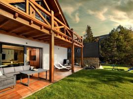 Deluxe Chalet Oasis in Kvačianska Valley near Zuberec & Roháče，位于斯祖贝莱克的酒店