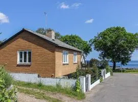 2 Bedroom Cozy Home In Svaneke