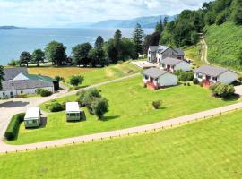 Ash, Birch and Rowan Self Catering Cabins，位于奥尼赫的别墅