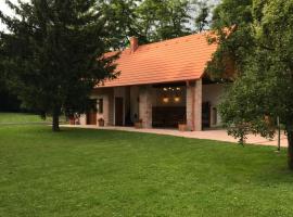 Gyöpszer Gyöngye Vendégház，位于Egyházasrádóc的酒店