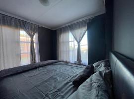 Ha-Dzibs backpackers accommodation，位于索赫燕杜的酒店