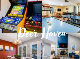 Mtn Views, Hot Tub, 2 Game Rms, Fire Pit, Pet Friendly, Top Mtn，位于McGaheysville的酒店