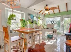 Bring Your Pup! Remote-Work Hub 22 Mi to Austin