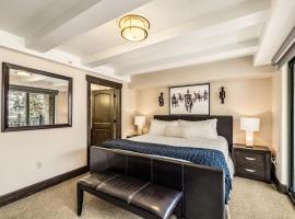 Vail Landmark Condo - Steps to Hiking, Dining & Festivals，位于范尔的酒店