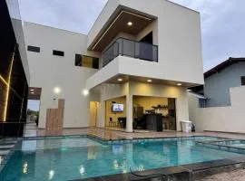 Casa aconchegante com piscina