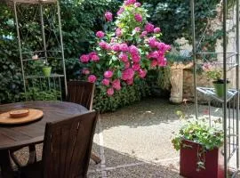 Maison de charme à Brantôme, animaux admis, parking inclus - FR-1-616-461