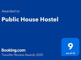 Public House Hostel，位于Pusok的酒店