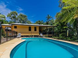 Tannum Tides - Sleeps 8 with Pool & Boat Parking，位于塔努姆桑茲的酒店