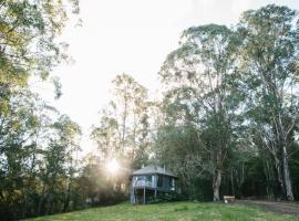 Bluegums Cabins Barrington Tops，位于Bandon Grove的酒店