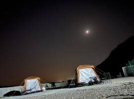 Tent Camping at Greenland Farm，位于Adhan的酒店