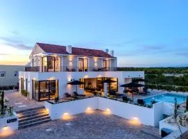 Luxury Villa Kaia with heated pool and SPA