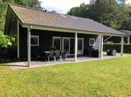 Villa 6 persons - Vakantiepark De Thijmse Berg，位于雷嫩的酒店