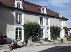 Chambres d'hotes la Fromagerie du Relais Postal Royal，位于科隆贝莱斯-德埃格利塞的酒店