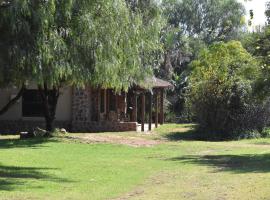 The Lions Foundation Rescue & Conservation Centre at Schrikkloof，位于沃姆巴斯的酒店