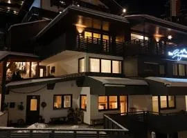 豪斯伯格克里斯泰尔酒店