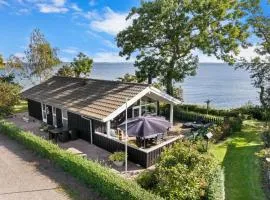Holiday Home Harthwik - 10m from the sea by Interhome