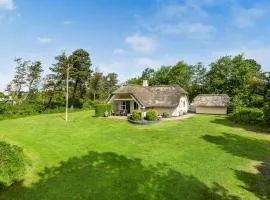 Nice Home In Blåvand With Kitchen