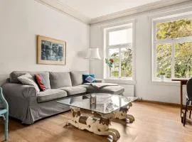 Dinbnb Apartments I Characteristic Townhouse with Bathtub