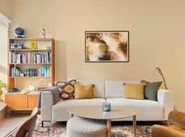 Dining Apartments l Restaurants with sea I City Traveller & Workspace