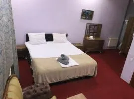 Ekm Hotel