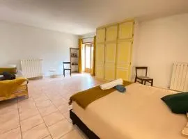 84B3 - Freesia suite in 18th century Provencal farmhouse
