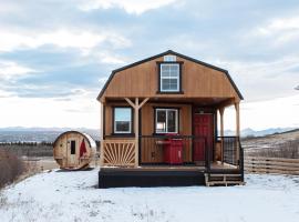 Quiet Country Cabin，位于Waiparous Village的木屋