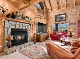 BearHavencabinfun 3 story Log Cabin Mountain View,Hot Tub, sleeps 10