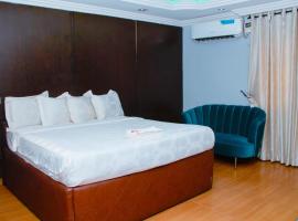 Triple Tee Hotel，位于拉各斯的酒店