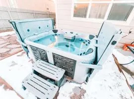 Hot Tub, King Beds, Pet Friendly Close to I25