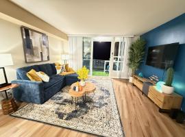 Oceanfront 1 BR Oasis w Parking & Pool 417，位于雷东多海滩的酒店