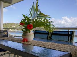 Frangipani 206 beachfront apartment，位于汉密尔顿岛的酒店