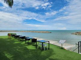 Eco Moment Beach Resort，位于佛丕的酒店