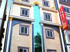 HOTEL THANVi INN