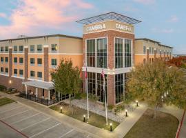 普拉诺坎布里亚套房酒店 - 弗里斯科，位于普莱诺的酒店