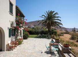 To Spiti Mas，位于提诺斯的酒店