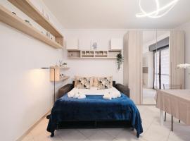 Cozy Loft with Spacious Terrace，位于Lunghezza的酒店