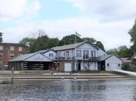 Twickenham Fraser Apartments