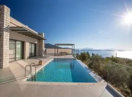 Brand new High-end villa Solar