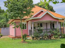 Tranquillity comfort home，位于Mukono的酒店