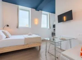 Studio équipé côté rue, parking gratuit